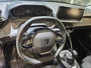 PEUGEOT 208 usata, con USB