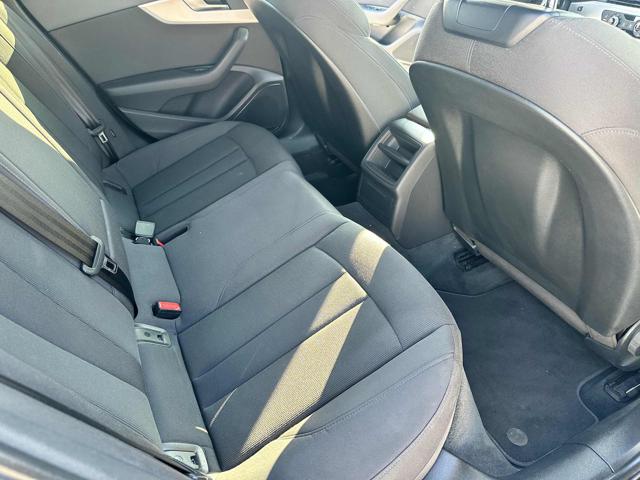 AUDI A4 usata, con Autoradio digitale