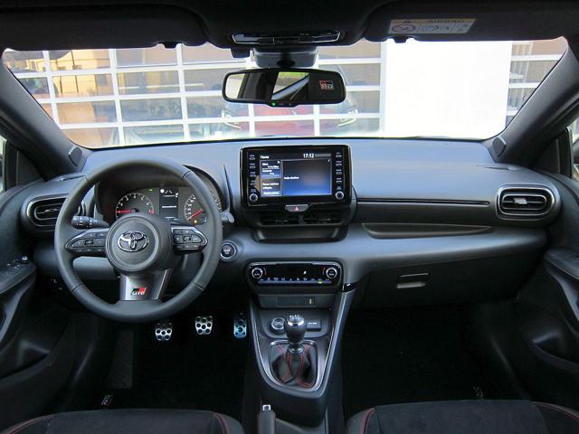 TOYOTA Yaris usata, con Airbag laterali