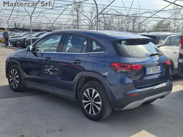 MERCEDES-BENZ GLA 250 usata, con Chiusura centralizzata