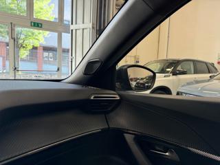 PEUGEOT 2008 usata, con Controllo automatico clima