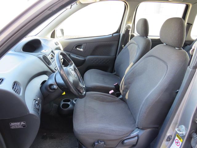 TOYOTA Yaris usata, con ESP