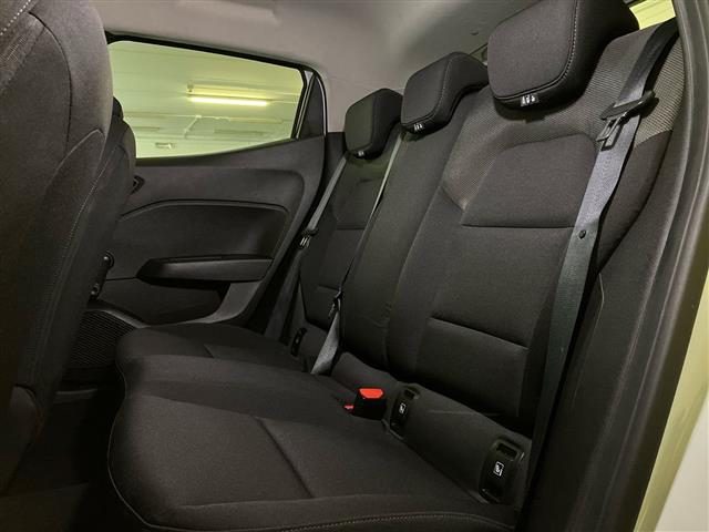 RENAULT Clio usata, con Hill holder