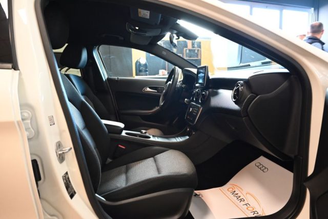 MERCEDES-BENZ GLA 180 usata 9