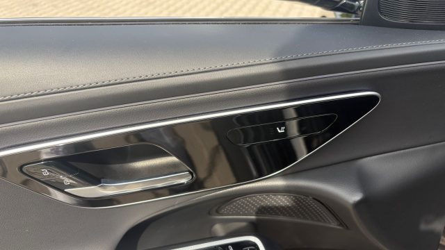 MERCEDES-BENZ E 220 usata, con Climatizzatore
