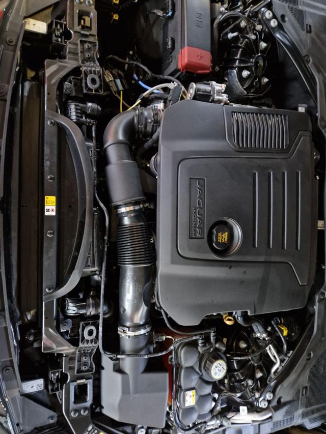 JAGUAR XE usata, con Vetri oscurati