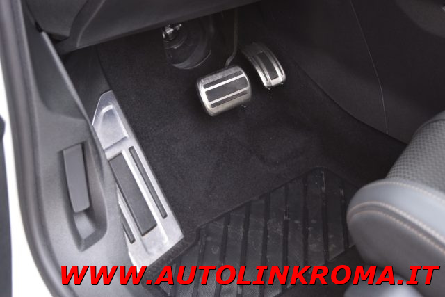 PEUGEOT 3008 usata, con Touch screen