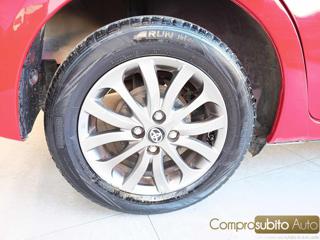 TOYOTA Yaris usata 27