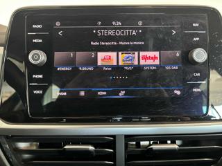 VOLKSWAGEN T-Roc usata, con Leve al volante