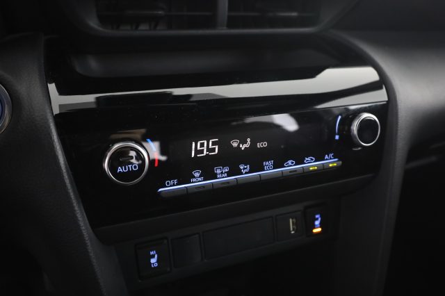 TOYOTA Yaris Cross usata 11