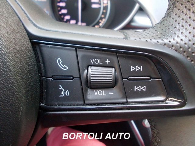 ALFA ROMEO Stelvio usata, con Volante in pelle