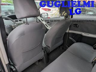 TOYOTA Yaris usata 21