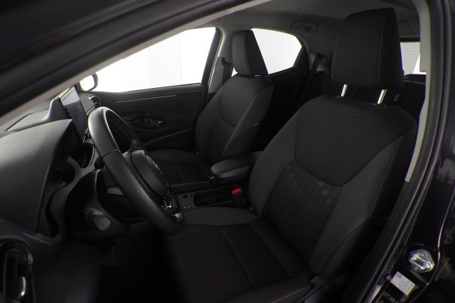 TOYOTA Yaris usata 2