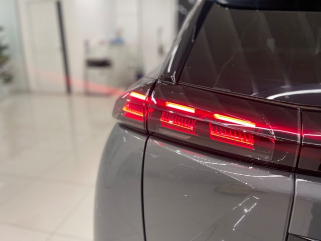 PEUGEOT 2008 usata, con Fari LED