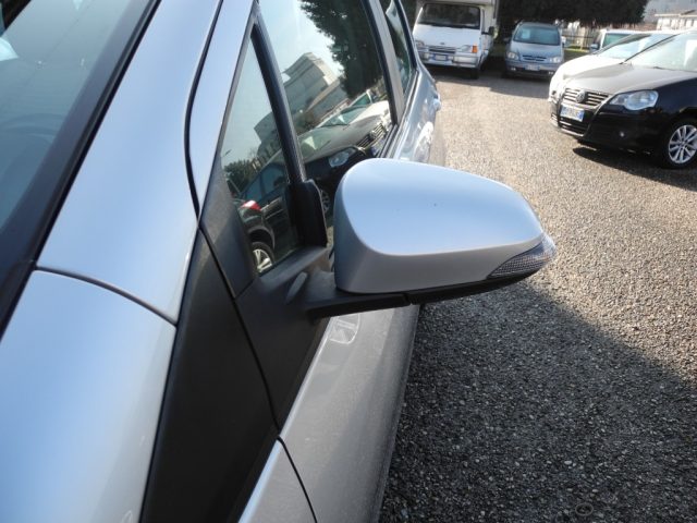 TOYOTA Yaris usata 57