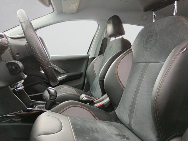 PEUGEOT 2008 usata, con Autoradio
