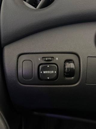 TOYOTA Yaris usata 3