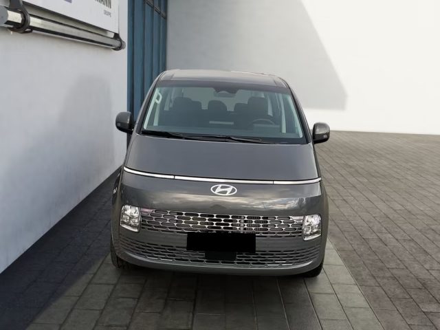 HYUNDAI Staria usata, con Autoradio