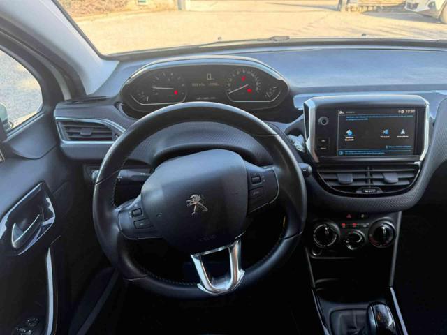 PEUGEOT 2008 usata, con Sistema di navigazione