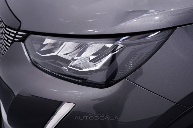 PEUGEOT 2008 usata, con Sensori di parcheggio posteriori