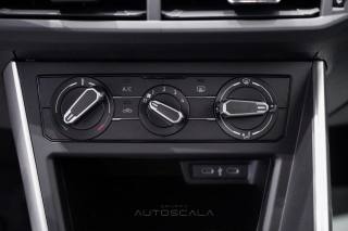 VOLKSWAGEN Taigo usata, con USB