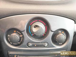 RENAULT Clio usata, con Sedile posteriore sdoppiato