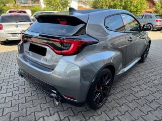 TOYOTA Yaris usata, con Autoradio