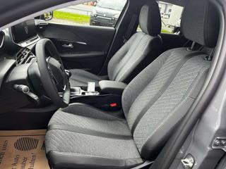 PEUGEOT 208 usata, con Autoradio