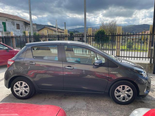 TOYOTA Yaris usata, con Autoradio