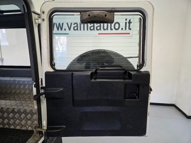 LAND ROVER Defender usata 12
