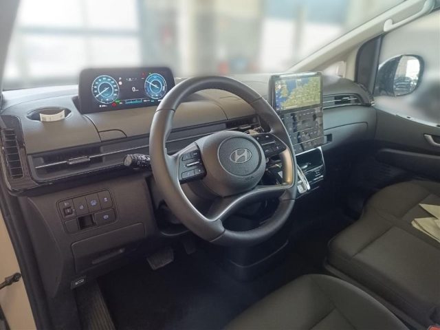 HYUNDAI Staria usata, con Boardcomputer