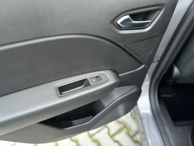 RENAULT Captur usata, con Controllo automatico clima