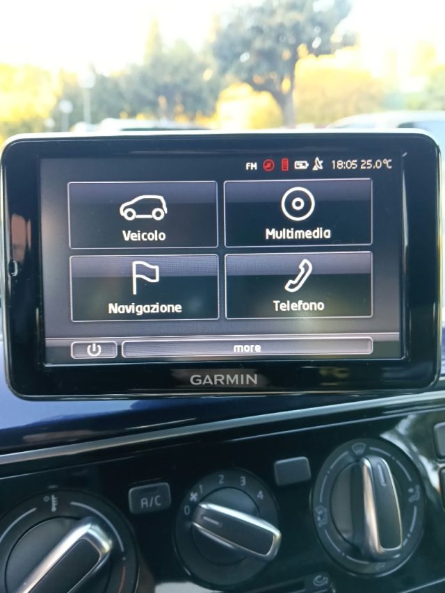 VOLKSWAGEN up! usata, con ESP