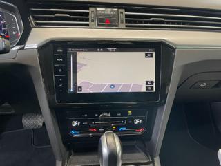 VOLKSWAGEN Passat Variant usata, con Park Distance Control