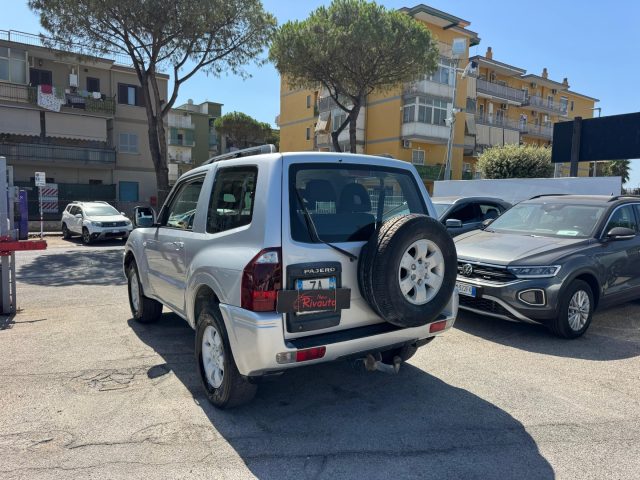 MITSUBISHI Pajero usata, con Autoradio