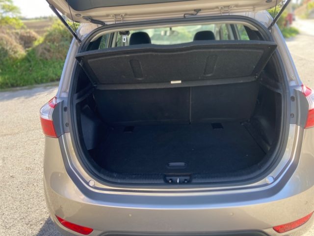 HYUNDAI iX20 usata, con USB