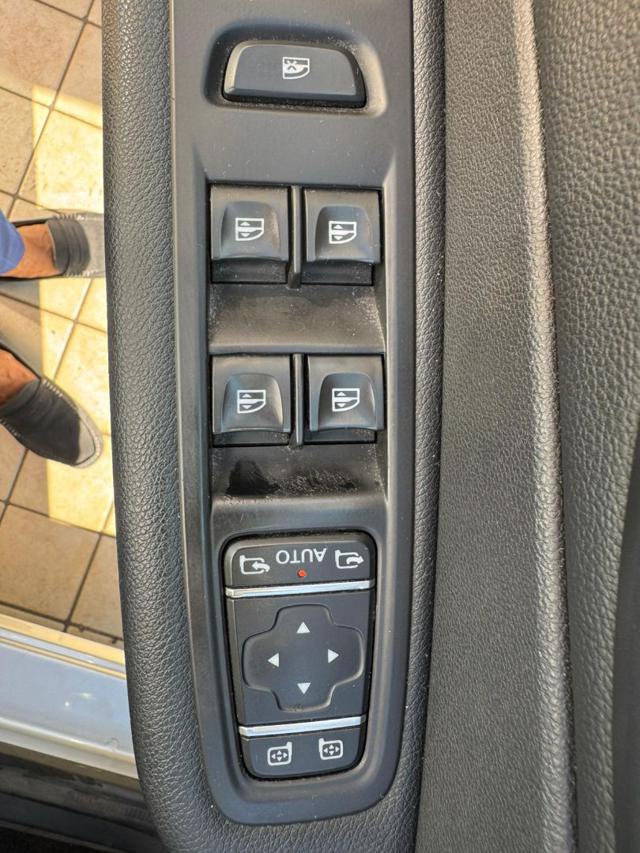 RENAULT Captur usata, con Cruise Control