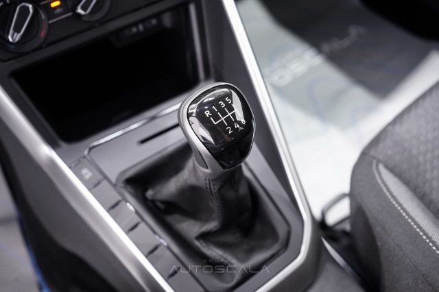 VOLKSWAGEN Taigo usata, con USB