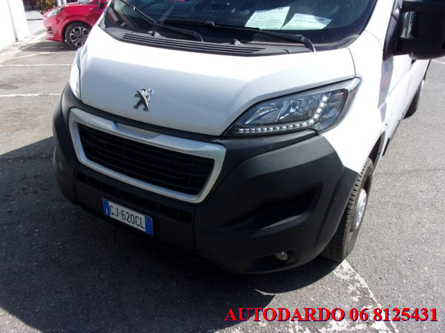 PEUGEOT Boxer usata, con Airbag