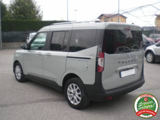 FORD Tourneo Courier usata, con Autoradio