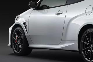 TOYOTA Yaris usata, con Servosterzo