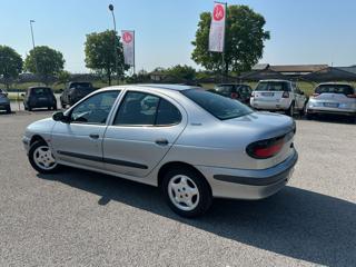 RENAULT Megane usata, con Alzacristalli elettrici