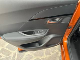 PEUGEOT 2008 usata, con Luci diurne