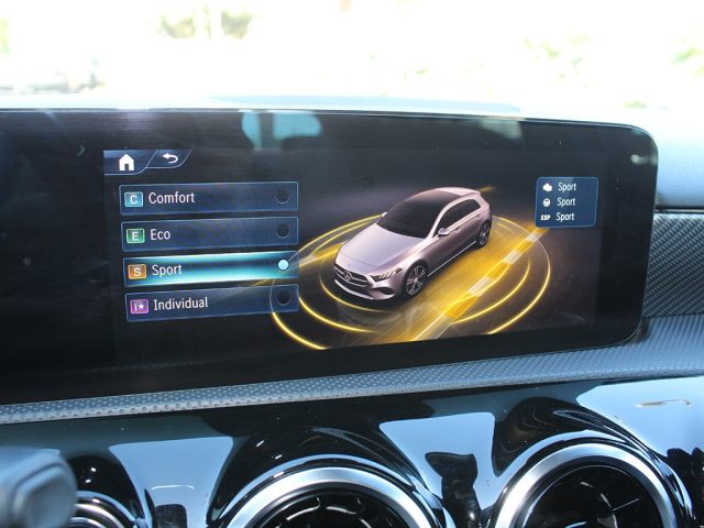 MERCEDES-BENZ A 180 usata, con Specchietti laterali elettrici