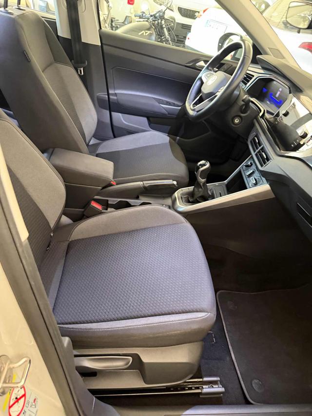 VOLKSWAGEN Taigo usata, con USB