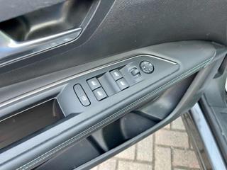 PEUGEOT 3008 usata, con Autoradio digitale