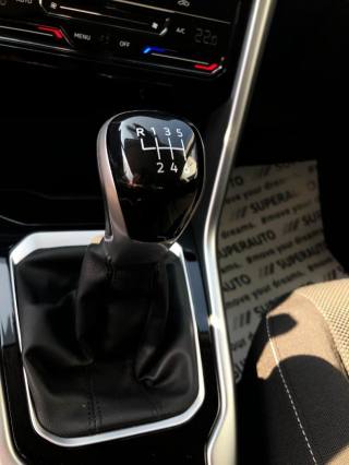VOLKSWAGEN T-Roc usata, con Isofix