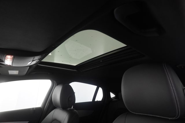 MERCEDES-BENZ GLC 220 usata 13