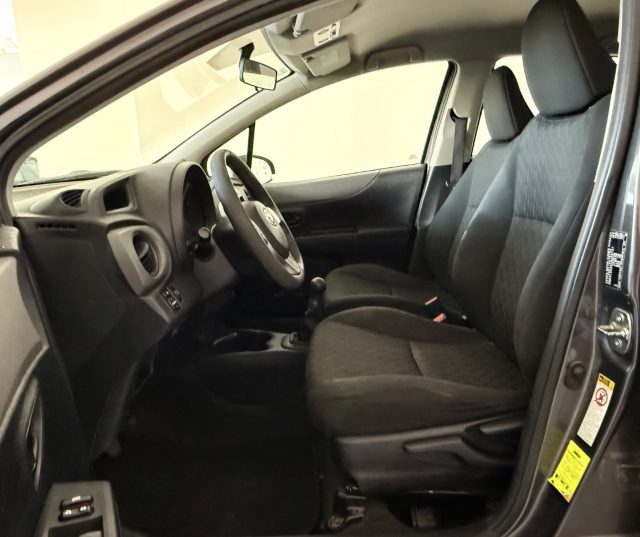 TOYOTA Yaris usata 16