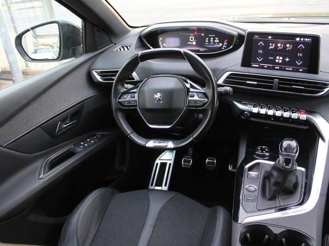 PEUGEOT 3008 usata, con Sistema di navigazione